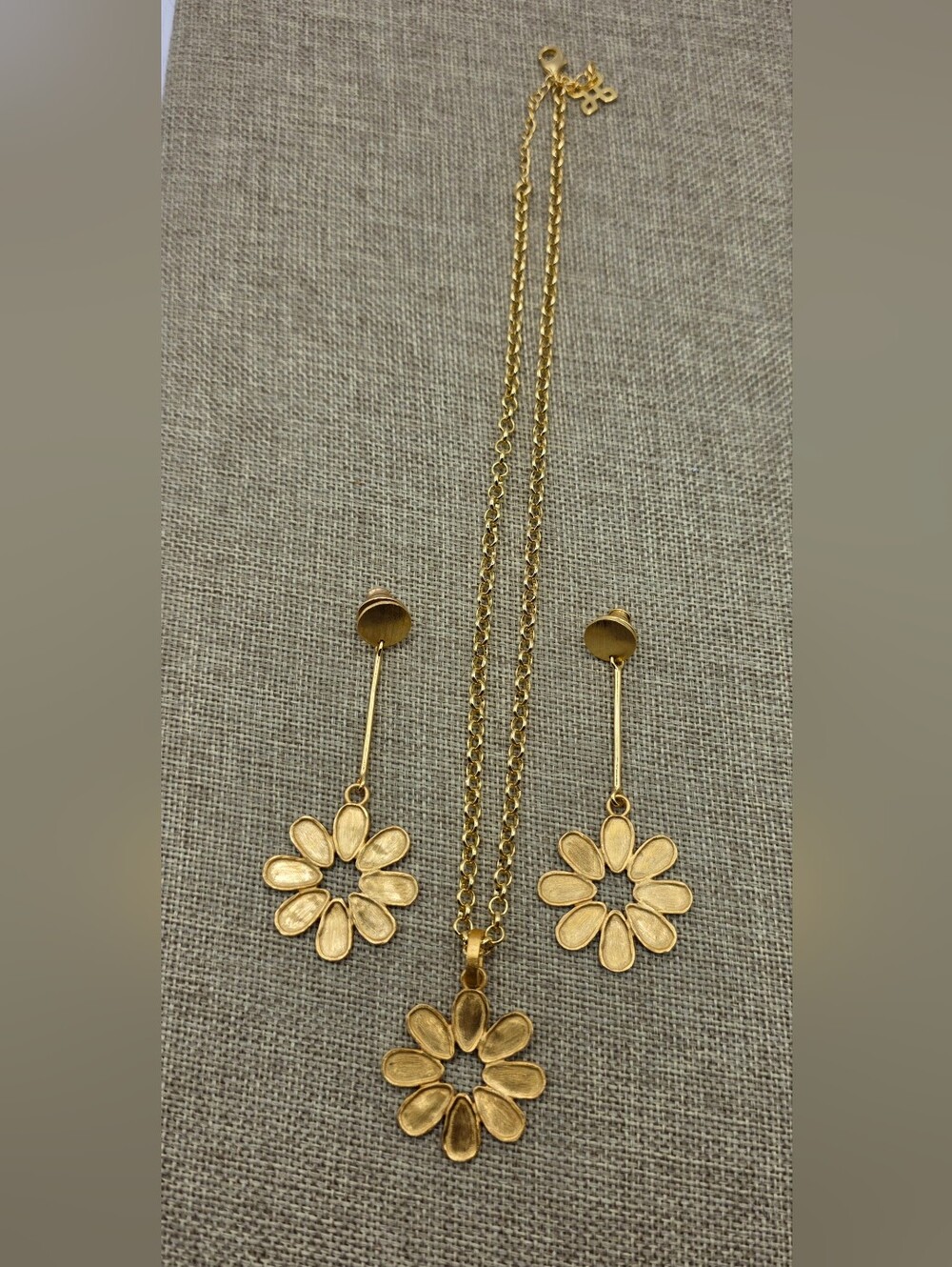 Gold Flower Pendant Necklace and Earrings Set